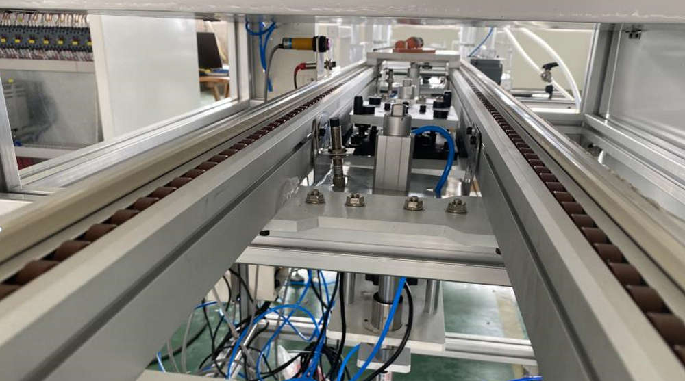 熱烈慶賀pp電子網站研發的噴膠線正式投入生產