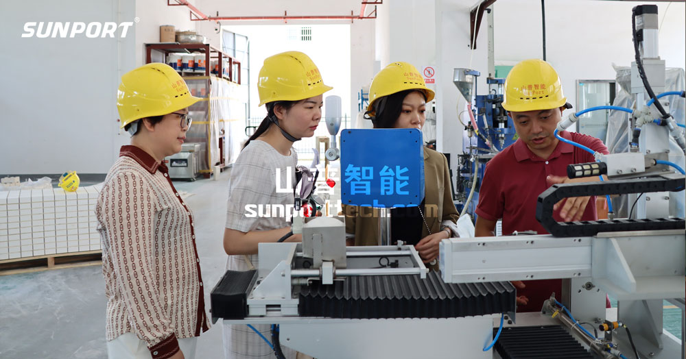 湖南省智能制造協會領導來訪pp電子網站工作交流