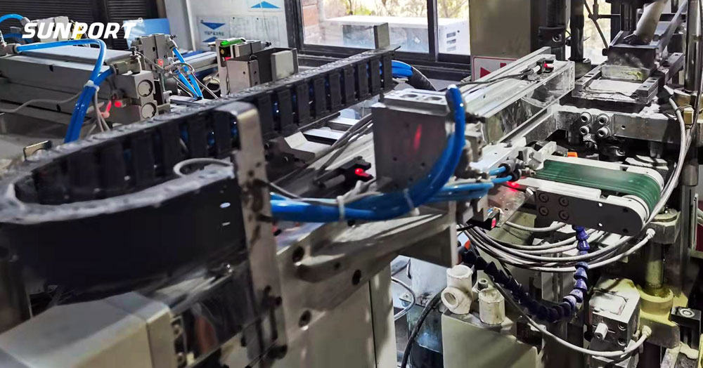 pp電子網站智能自動化裝缽機，為陶瓷企業生產保駕護航