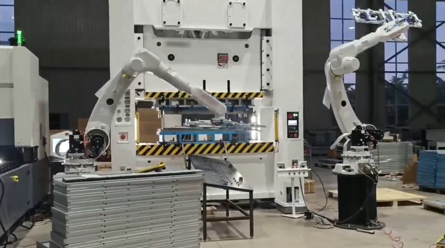 沖床、折彎機(jī)機(jī)器人上下料